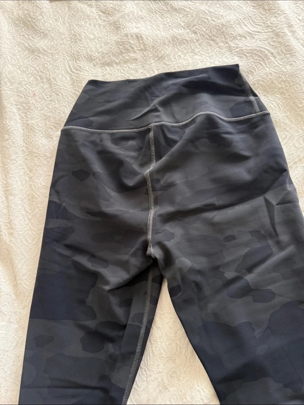 ALO Yoga soft stretchy